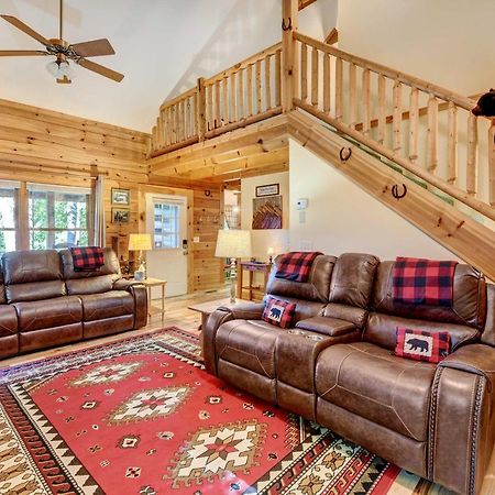 Waynesville Cabin With Covered Deck And Fire Pit! Lake Junaluska Exteriör bild