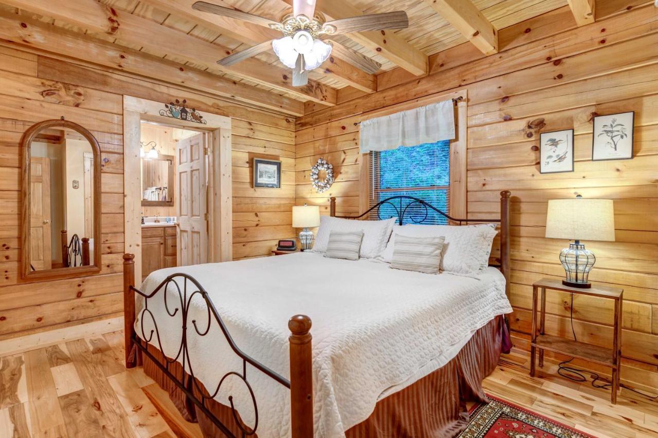 Waynesville Cabin With Covered Deck And Fire Pit! Lake Junaluska Exteriör bild