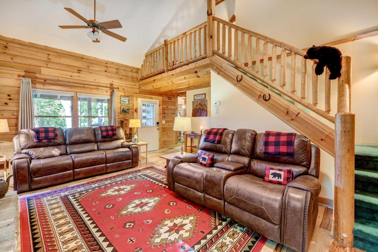 Waynesville Cabin With Covered Deck And Fire Pit! Lake Junaluska Exteriör bild