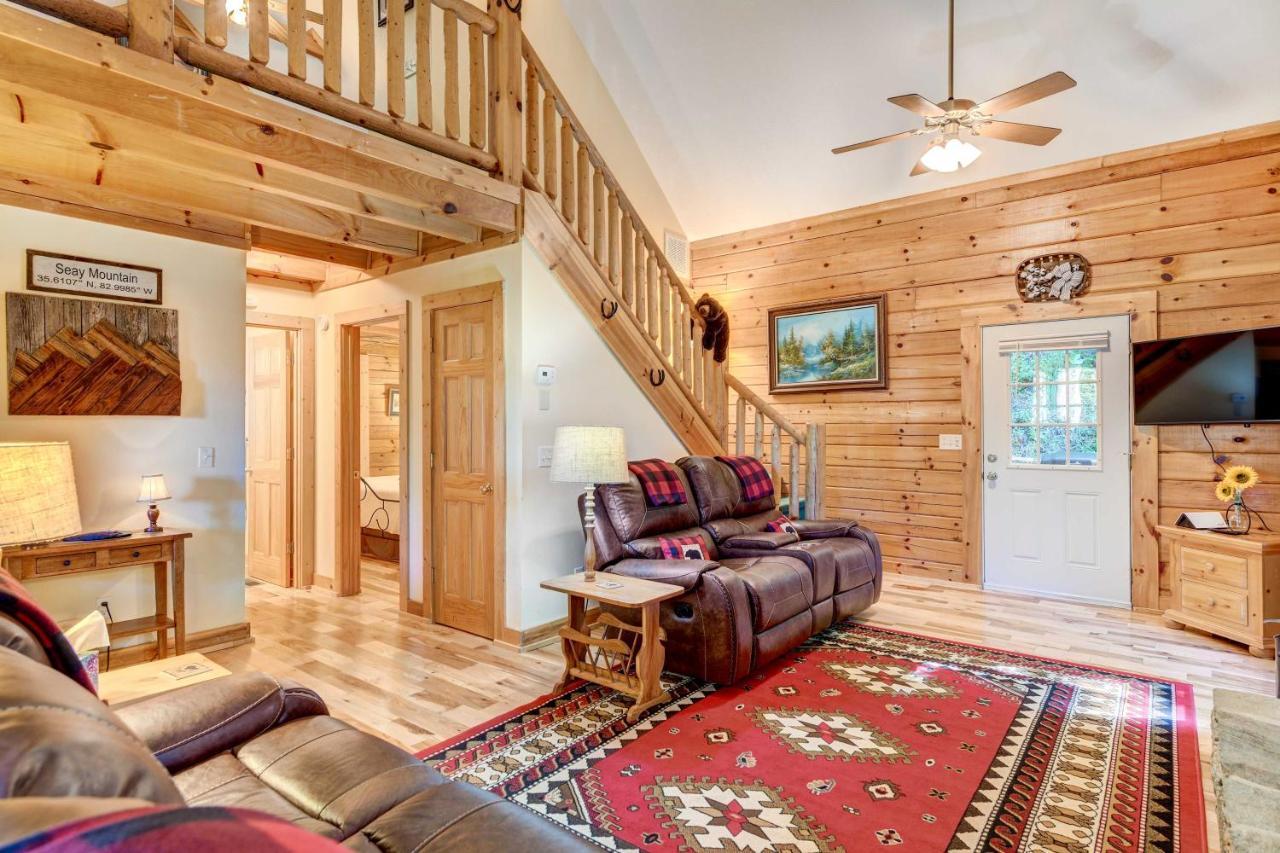 Waynesville Cabin With Covered Deck And Fire Pit! Lake Junaluska Exteriör bild